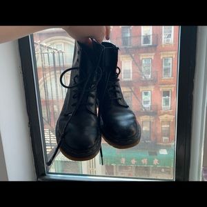 Dr. Martens 1460 Women’s Smooth Lace Up Boots Sz 6